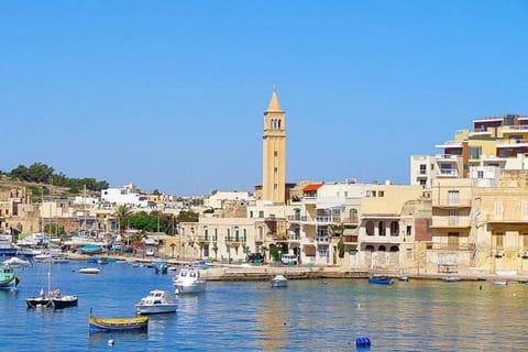 Ramzam - Spacious & Modern 3 bedroom apartment with roof terrace Apartment in Marsaskala