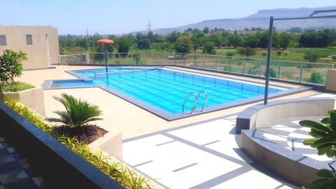 Swimming pool, Swimming pool