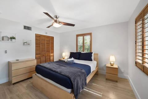 Home wpool by PMI unit 401 House in Wilton Manors