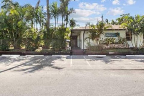 Beach Apart by PMI unit 1 Apartment in Riviera Beach