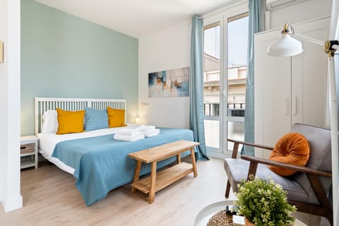 Bed, Photo of the whole room, Bedroom