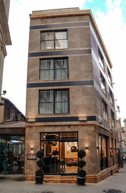 Property building, Facade/entrance