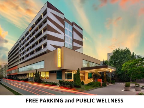 Property building, Facade/entrance, Location, Parking