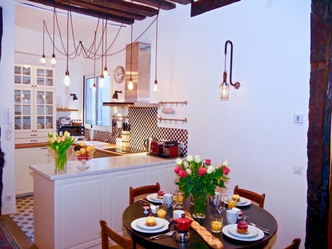 Communal kitchen, kitchen