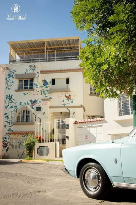 Facade/entrance