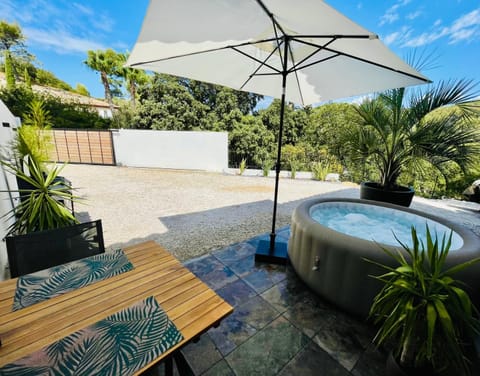 Patio, Spa and wellness centre/facilities, Garden view, Parking