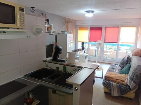 Studio ensoleillé avec balcon Apartment in Nimes