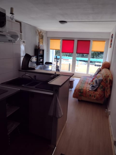 Studio ensoleillé avec balcon Apartment in Nimes