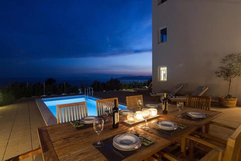 Mountain view, Sea view, Swimming pool, Dinner