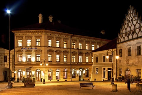 Property building, Night