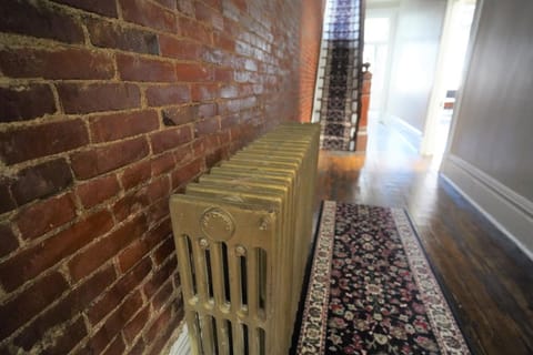 3E *Historic Gem* Heart of Southside-Sleeps 10 Apartment in Pittsburgh