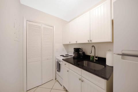 Beach Apart by PMI unit 4 Apartment in Riviera Beach