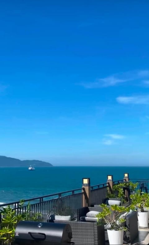 Nearby landmark, Day, Natural landscape, View (from property/room), Balcony/Terrace, Dining area, Beach, Mountain view, Sea view, Internal: Not applicable to any particular room