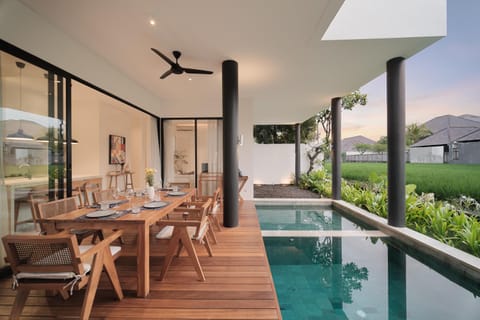 Dining area, Swimming pool