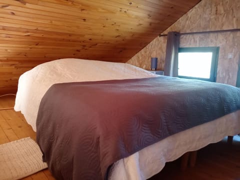 Chalet en forêt, brame du cerf Chalet in Île-de-France