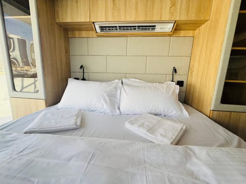 Boat Camping Docked boat in Dubai