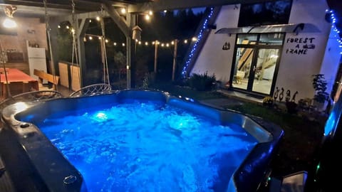Hot Tub, Hot Tub