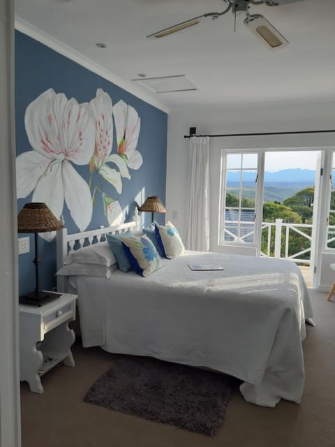 Bedroom, Mountain view, Sea view