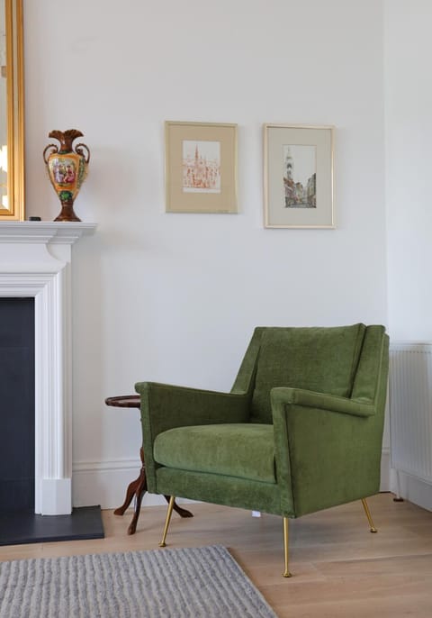 Living room, Decorative detail, Seating area
