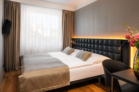 Bed, TV and multimedia, Photo of the whole room, Seating area