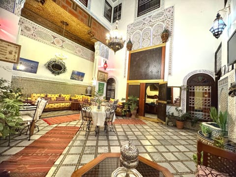 Property building, Restaurant/places to eat