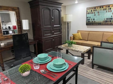 GRAN UBICACIÓN, en la zona de SANTA FE, KING BED House in Mexico City