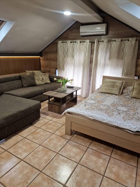 Guest House Maja Bed and Breakfast in Novi Sad