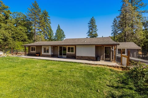 Wildcat Family Ranch House in Murphys