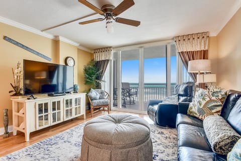 TV and multimedia, Living room, Evening entertainment, fireplace