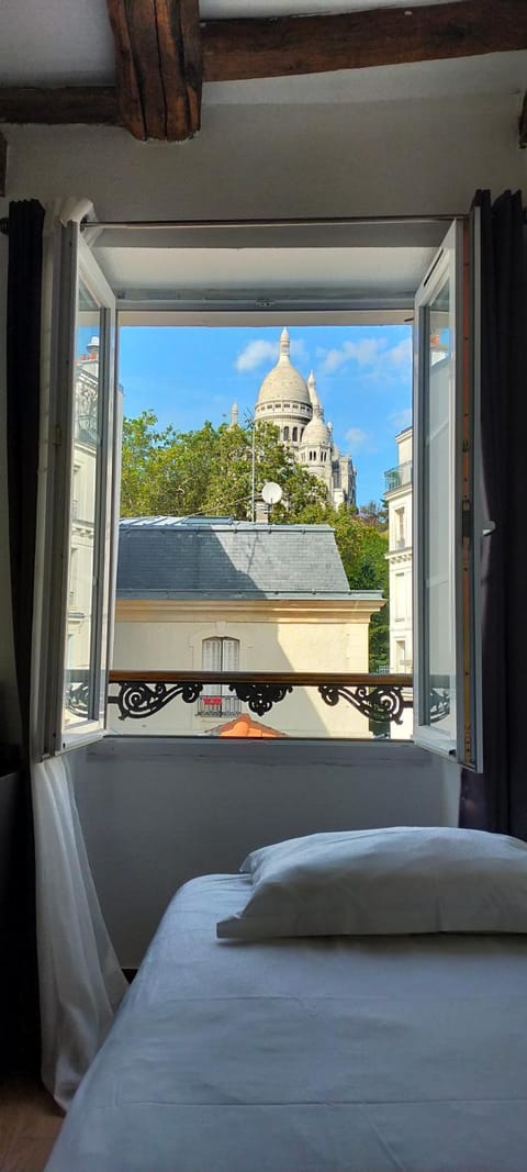 View (from property/room), City view