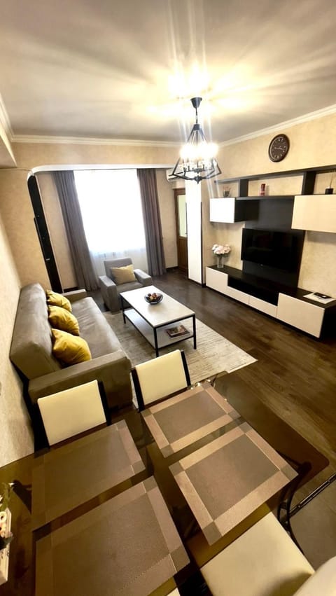 Communal lounge/ TV room, TV and multimedia, Seating area