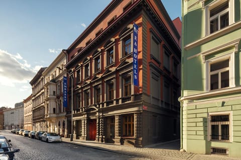 Property building, Facade/entrance