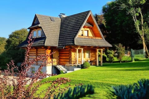 Property building, Spring, Day, Natural landscape, Garden, Garden view