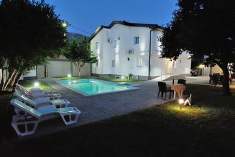 Property building, Swimming pool