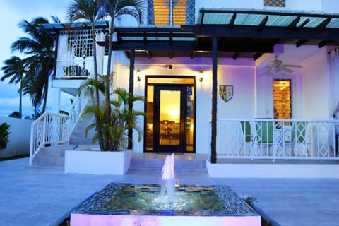 Facade/entrance