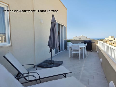 Balcony/Terrace, sunbed