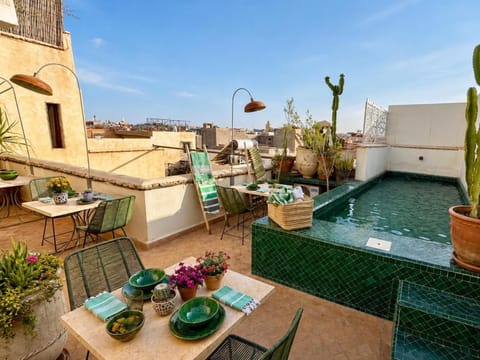 Day, View (from property/room), Pool view, Swimming pool, sunbed