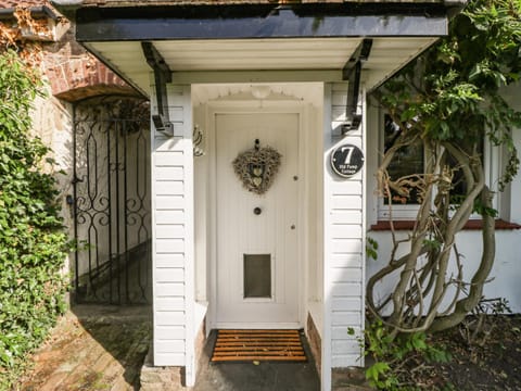 Old Pump Cottage House in Ross-on-Wye