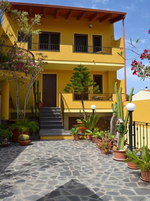 Facade/entrance, Facade/entrance, Garden, View (from property/room), Balcony/Terrace