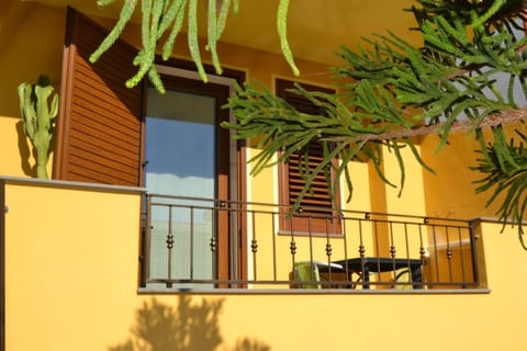 Balcony/Terrace, Decorative detail