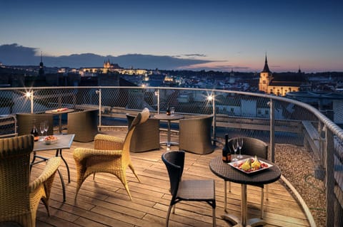 Night, View (from property/room), Balcony/Terrace, Seating area, City view