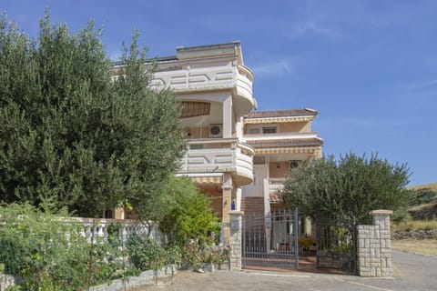 Property building, Garden, Garden view