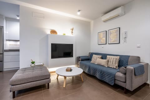 Communal lounge/ TV room, Living room