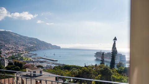 City view, Sea view