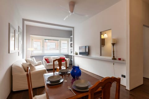 Dining area, Lunch