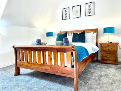 Modern Spacious, Near Marina - Commerce Street, Lossiemouth - Free Parking, WiFi Apartment in Lossiemouth