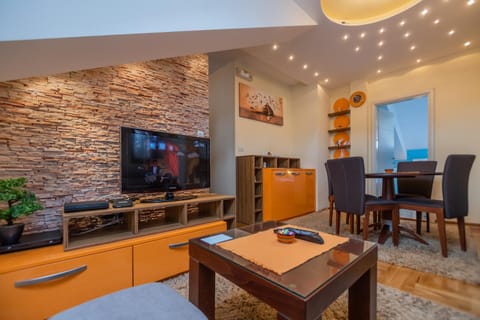 Living room, Seating area, Evening entertainment
