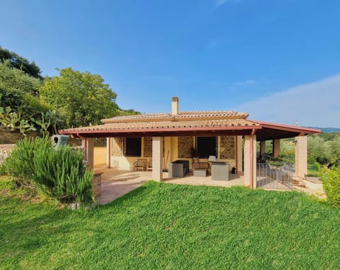 Property building, Day, Garden, Garden view