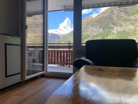 Balcony/Terrace, Mountain view