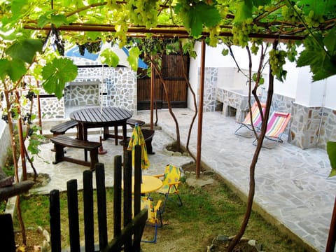 BBQ facilities, Garden